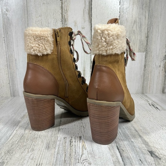 NEW Crevo Joan Faux Shearling Collar Block Heel Ankle Bootie #213 - Picture 5 of 12